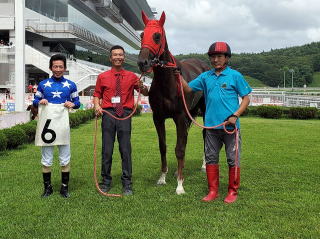地方競馬共有馬主クラブ ビッグダディオーナーズクラブ ハピネストソングの優勝写真