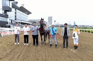 地方競馬共有馬主クラブ ビッグダディオーナーズクラブ 「スティールマドンナ」の優勝写真