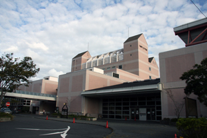 �p�L�O�s���Z���^�[�܂ł̈ē��}